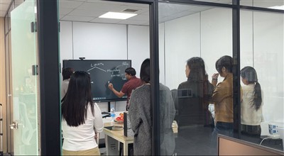 Parceiro do Sri Lanka visita nossa empresa compartilhando ideias para impulsi...